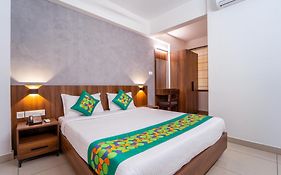 Treebo Petals Suites